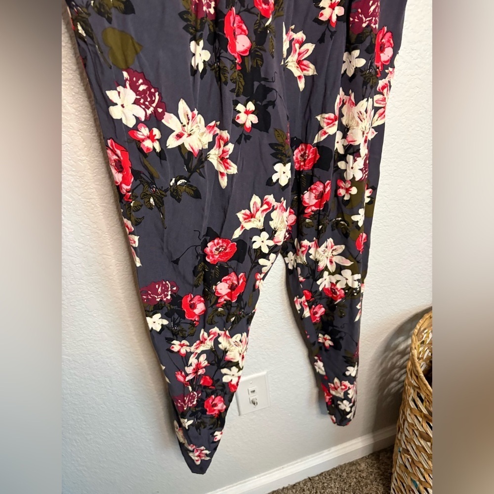 Abercrombie & Fitch Grey Floral one piece jumpsuit size L Pockets Side Zipper - Picture 6 of 13